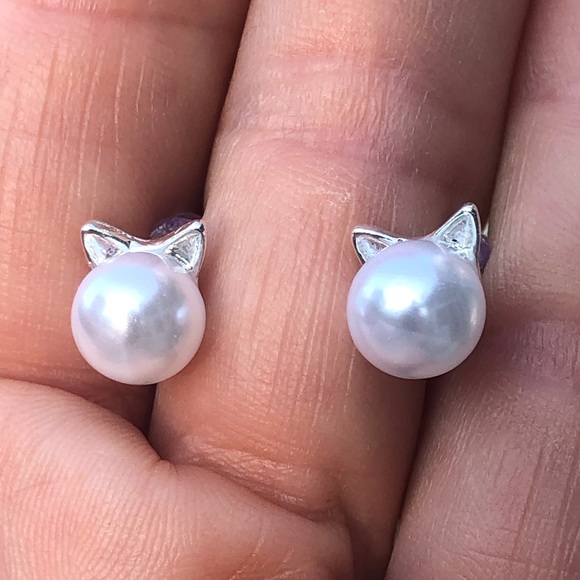 Jewelry - 925 Sterling silver pearl cat ear stud earrings